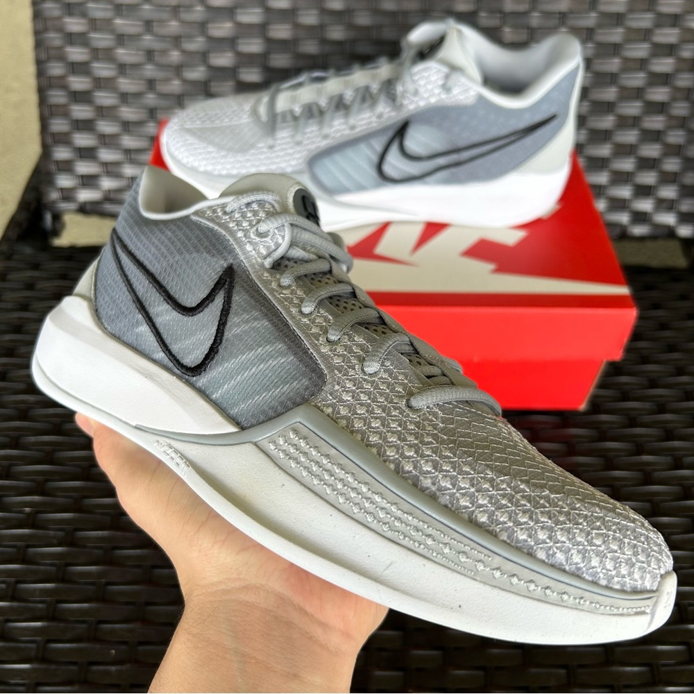 NIKE SABRINA 1 TB PROMO WOLF GREY - WOMENS 10 / MENS 8.5